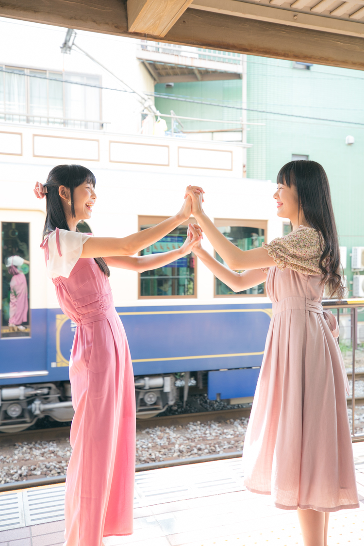 髙橋麻里（Dorothy Little Happy）とPop'n'Roll編集長 寺嶋由芙