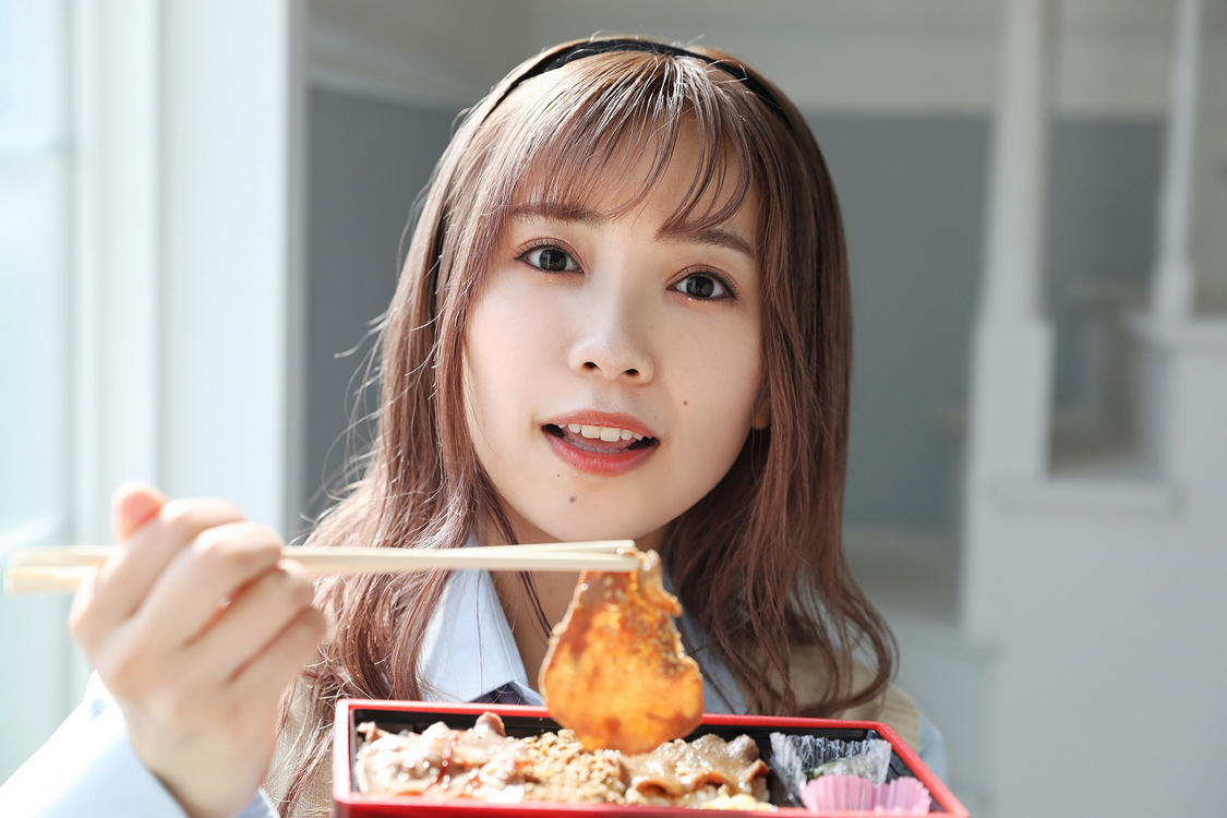 Singing Cosplayer Hikari