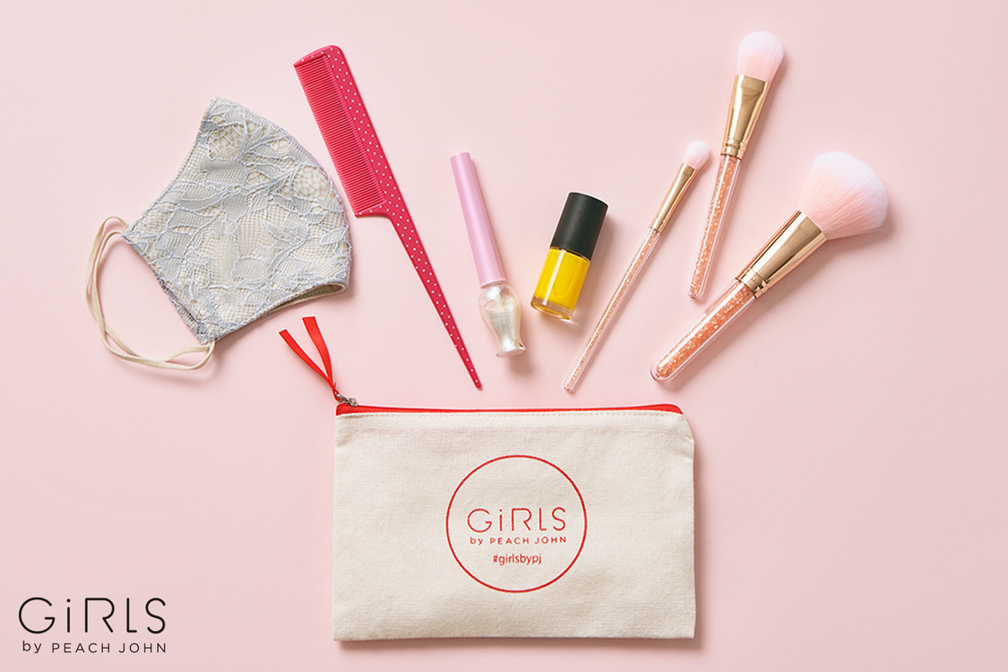 『GiRLS by PEACH JOHN』ロゴ入りポーチ
