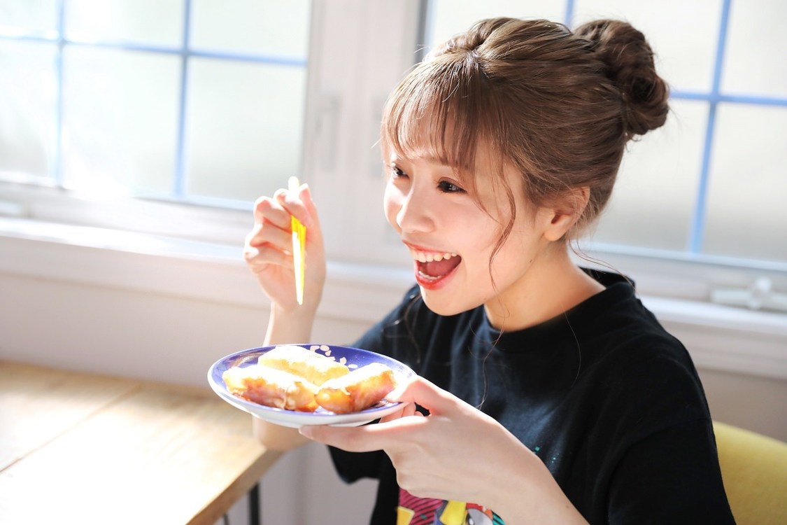 Singing Cosplayer Hikari