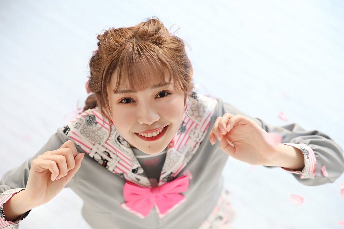 Singing Cosplayer Hikari