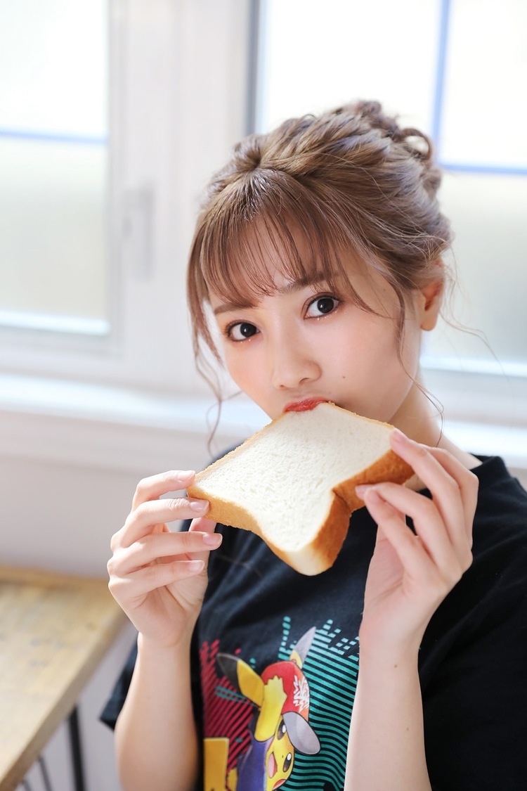 Singing Cosplayer Hikari