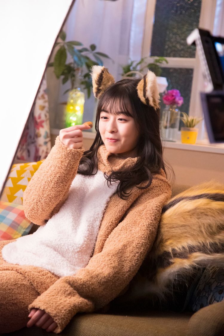 ロッテ『チョコを味わうパイの実<深みショコラ>』新TVCM「パイの実 ショコラひとり占め」篇より