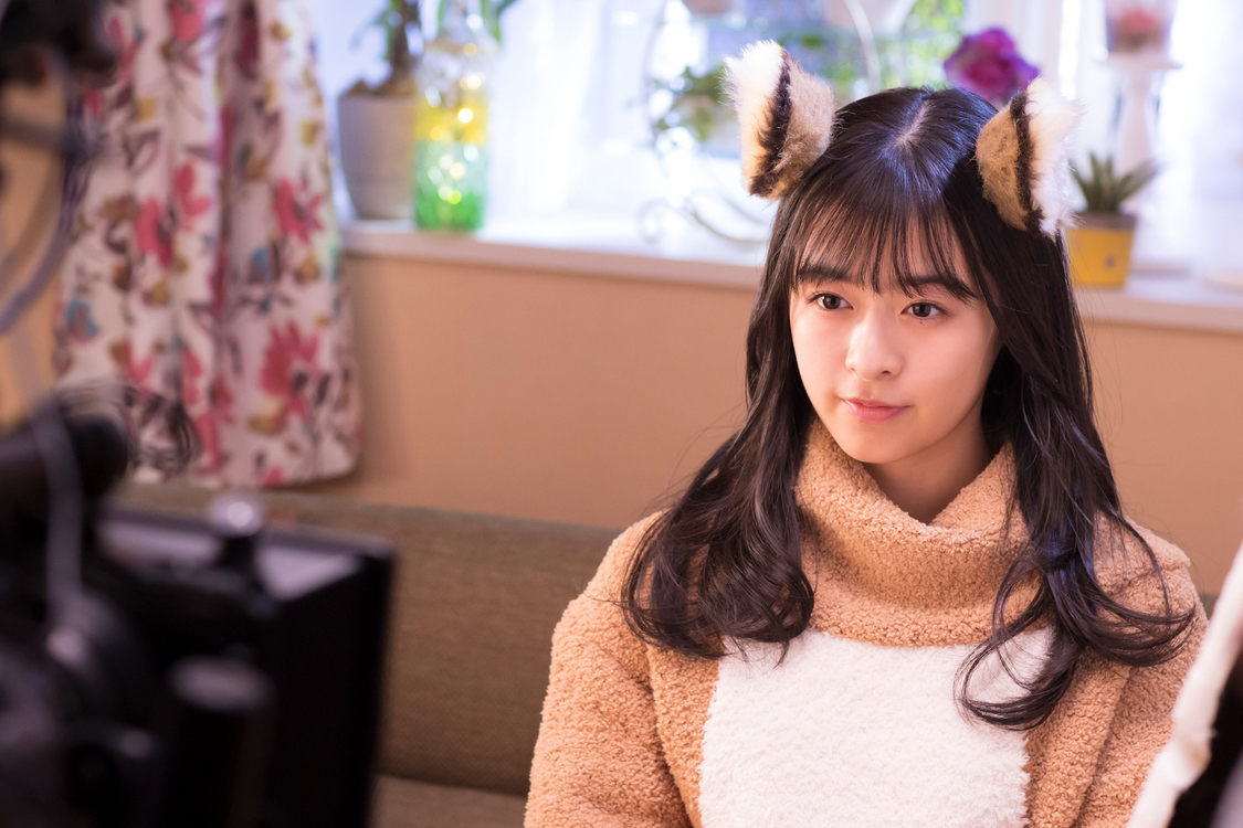 ロッテ『チョコを味わうパイの実<深みショコラ>』新TVCM「パイの実 ショコラひとり占め」篇より