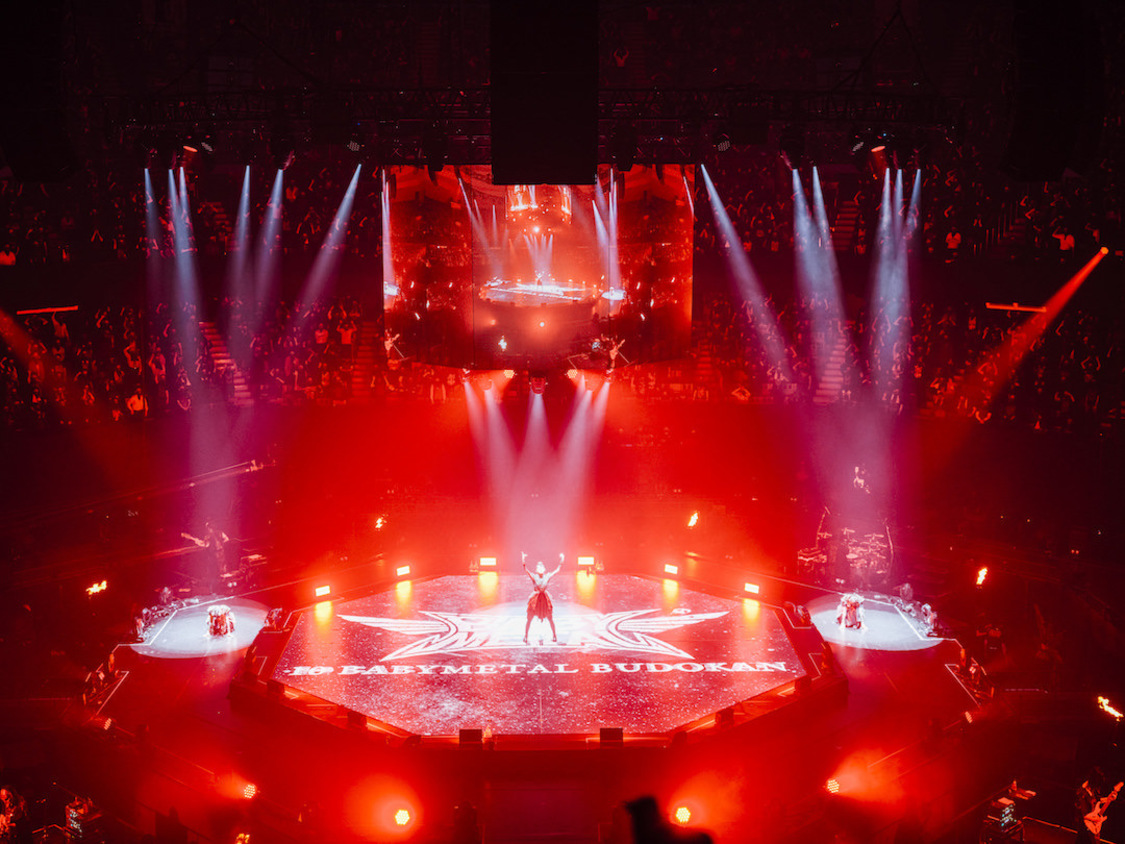 ＜10 BABYMETAL BUDOKAN　DOOMSDAY – Ⅹ＞日本武道館（2021年4月15日）　撮影：Taichi Nishimaki
