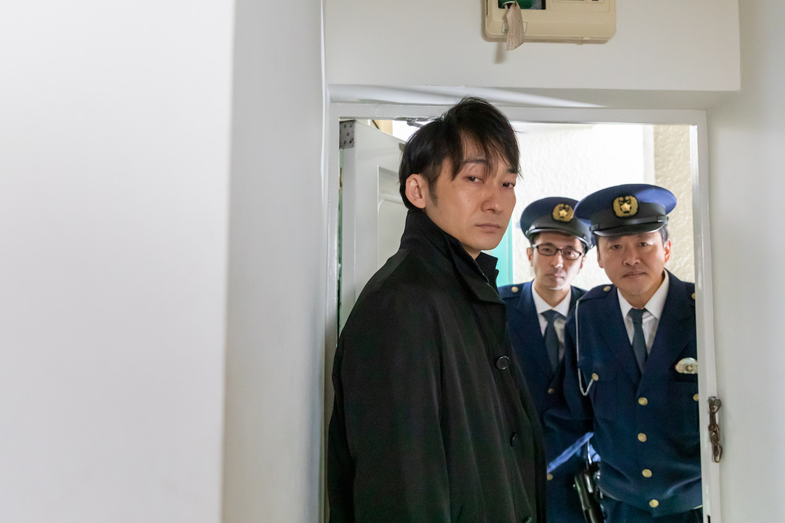 ©2021「聖なる蝶　赤い部屋」製作委員会