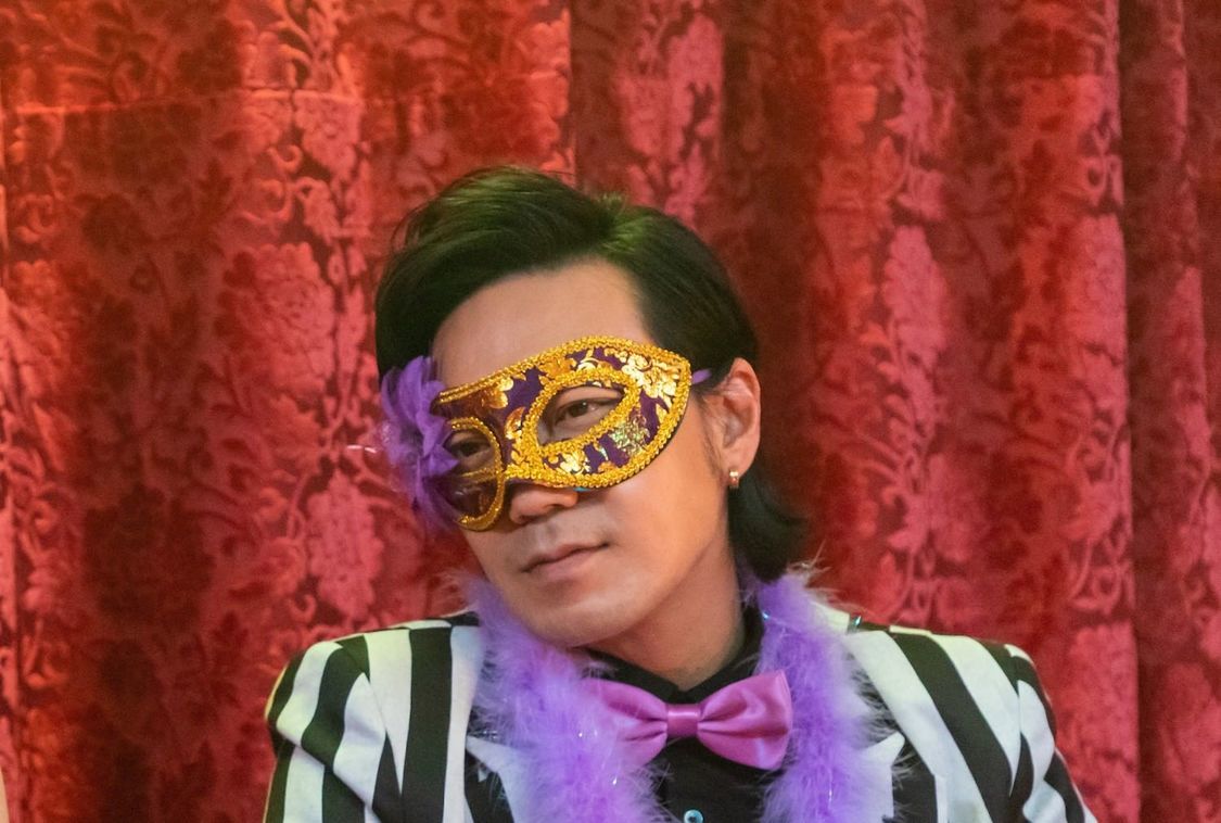 ©2021「聖なる蝶　赤い部屋」製作委員会