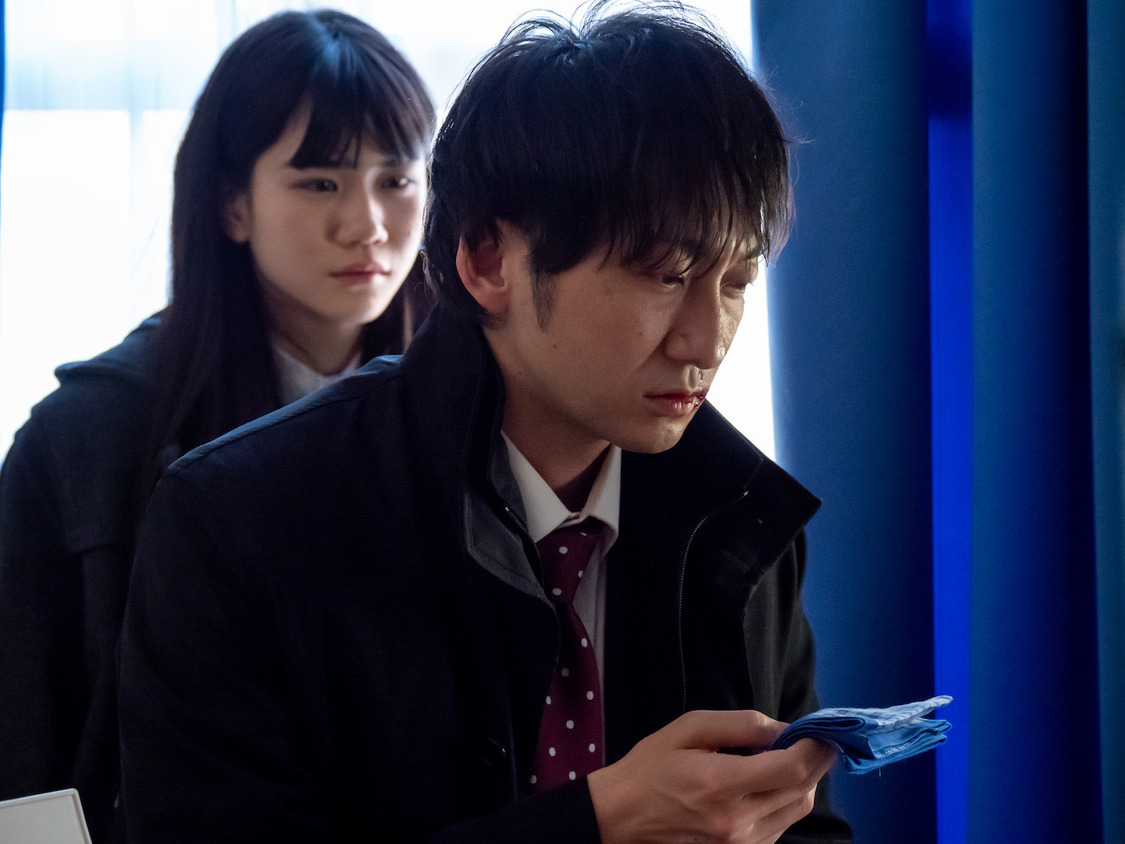 ©2021「聖なる蝶　赤い部屋」製作委員会