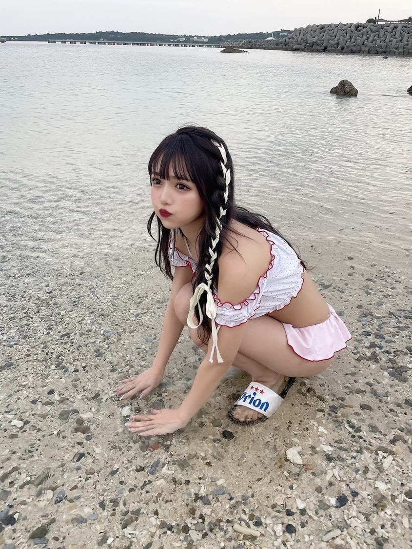 JamsCollection 水着姿オフショットより