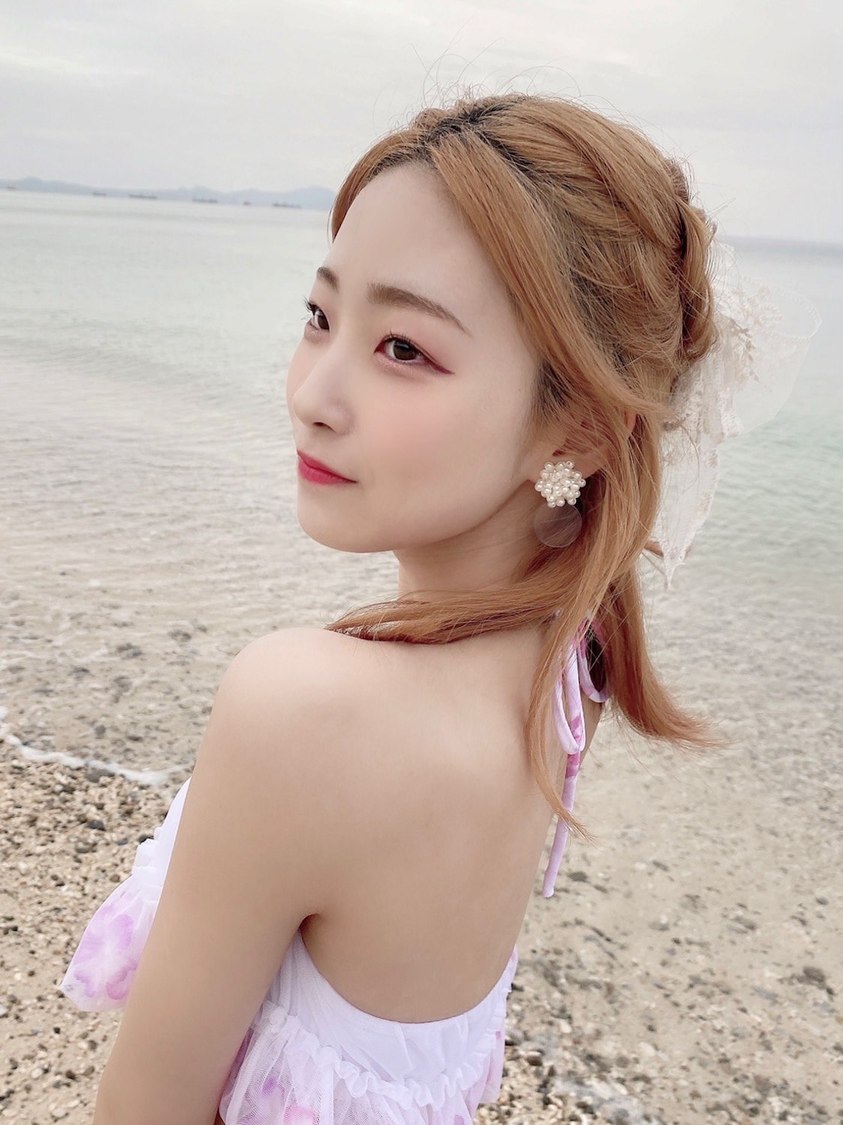 JamsCollection 水着姿オフショットより