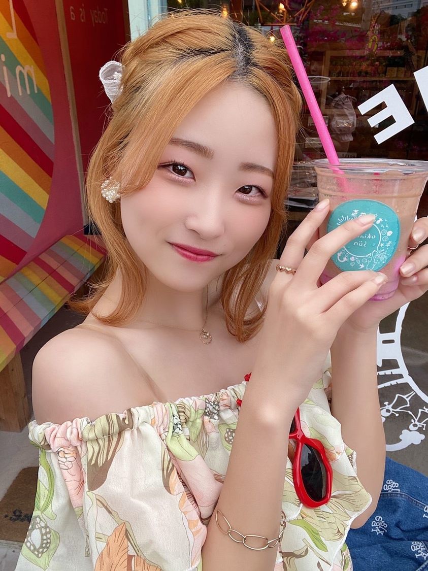 JamsCollection 水着姿オフショットより