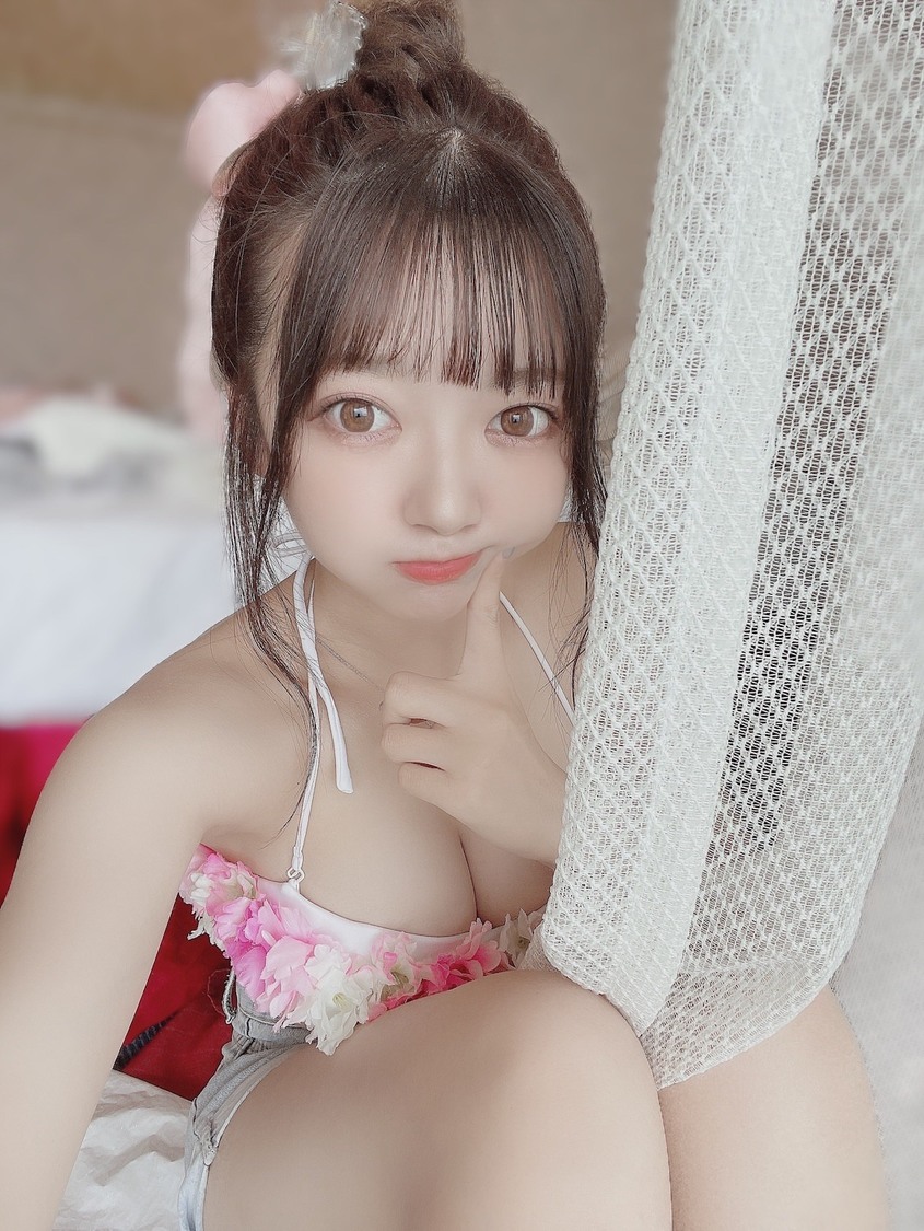 JamsCollection 水着姿オフショットより