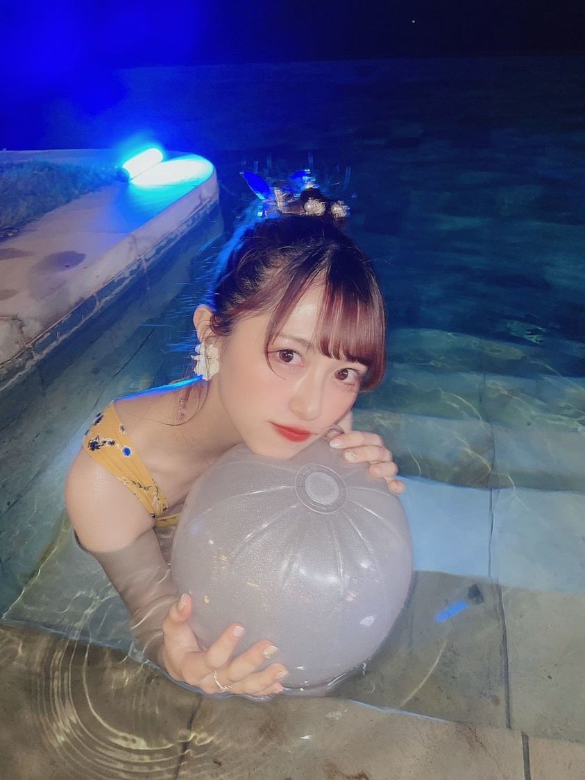 JamsCollection 水着姿オフショットより