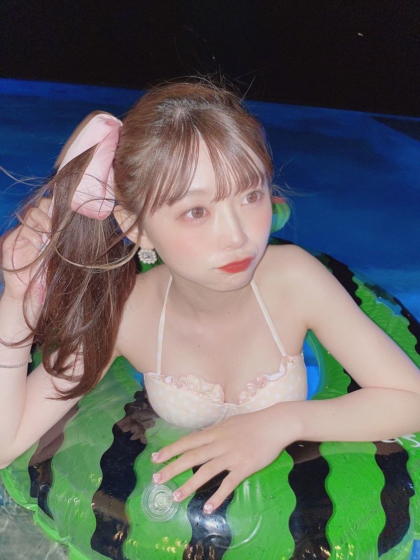 JamsCollection 水着姿オフショットより