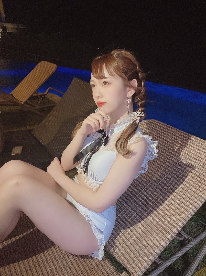 JamsCollection 水着姿オフショットより