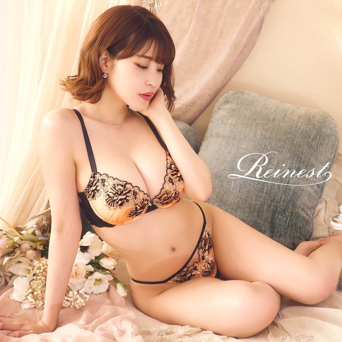 ラージパフュームフラワー ブラジャー＆バック透けショーツ