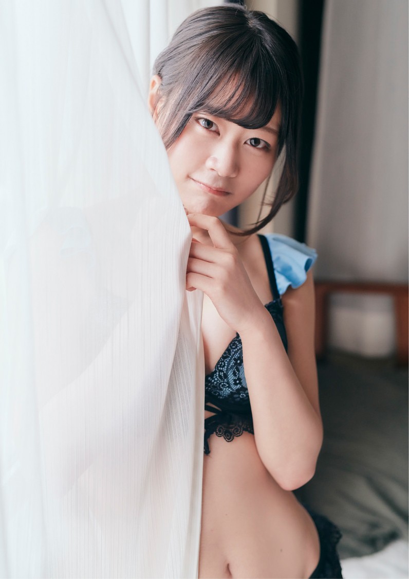 城木玲亜（イケてるハーツ）デジタル写真集『「ねえ、どんな夢見てたの？」』より