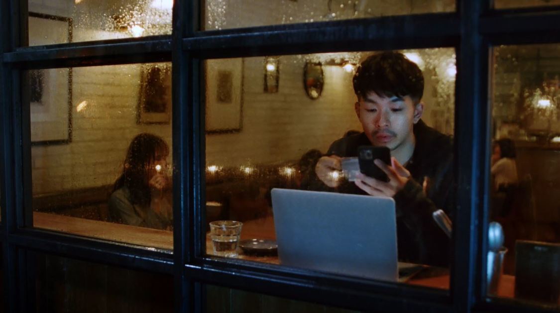 電⼦マンガ『ピッコマ』新TV-CM「アメハナカラス」篇 第1話／第2話より