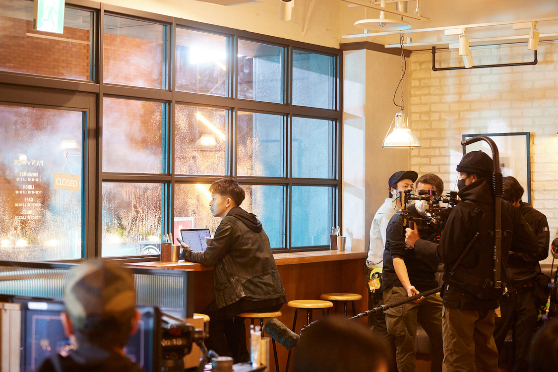 電⼦マンガ『ピッコマ』新TV-CM「アメハナカラス」篇 第1話／第2話より