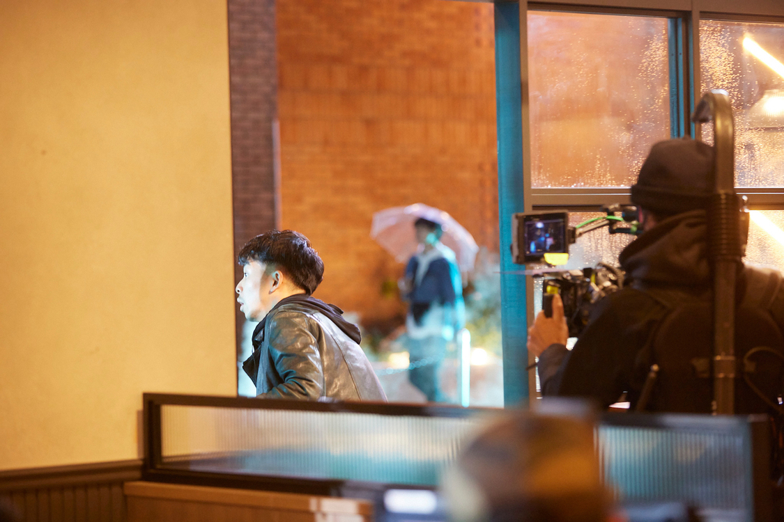 電⼦マンガ『ピッコマ』新TV-CM「アメハナカラス」篇 第1話／第2話より