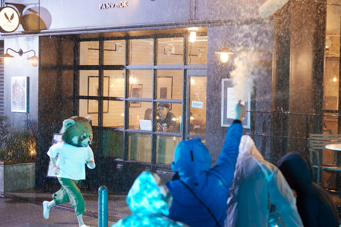 電⼦マンガ『ピッコマ』新TV-CM「アメハナカラス」篇 第1話／第2話より