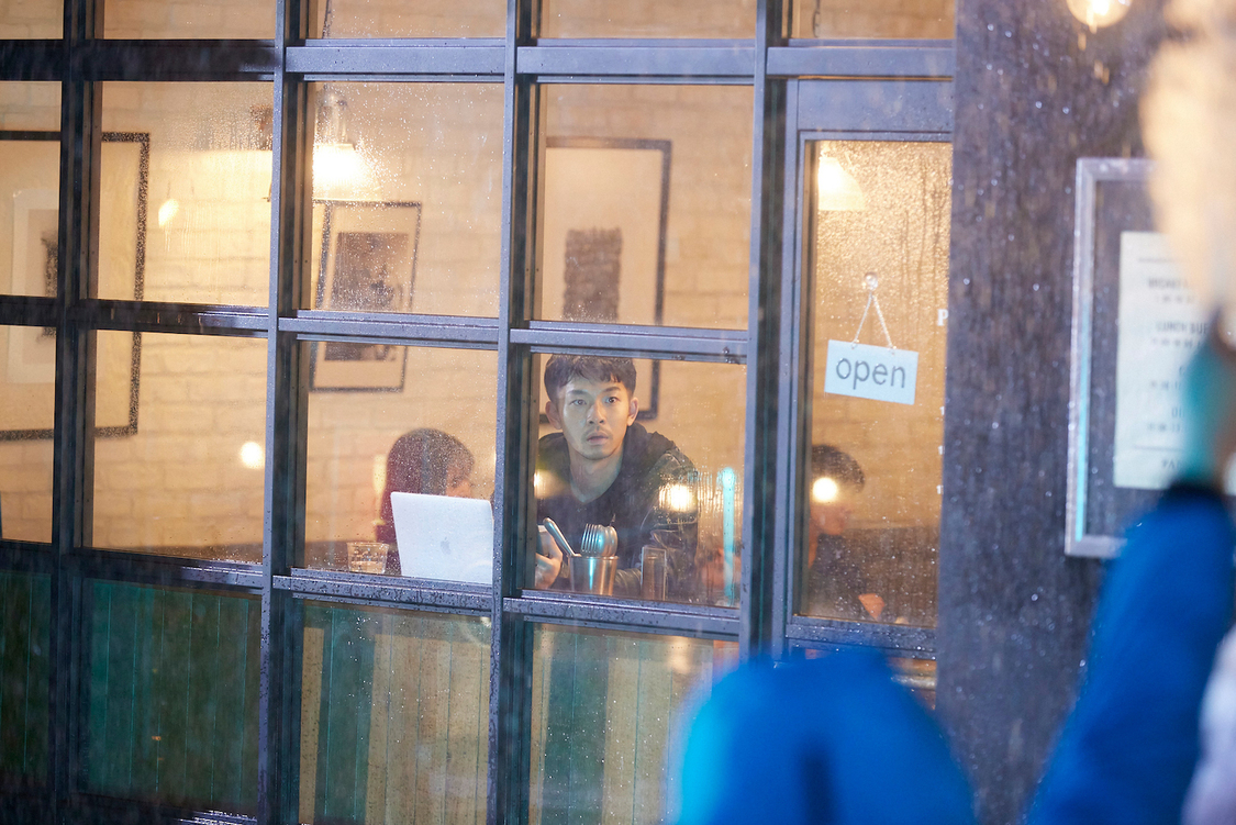 電⼦マンガ『ピッコマ』新TV-CM「アメハナカラス」篇 第1話／第2話より