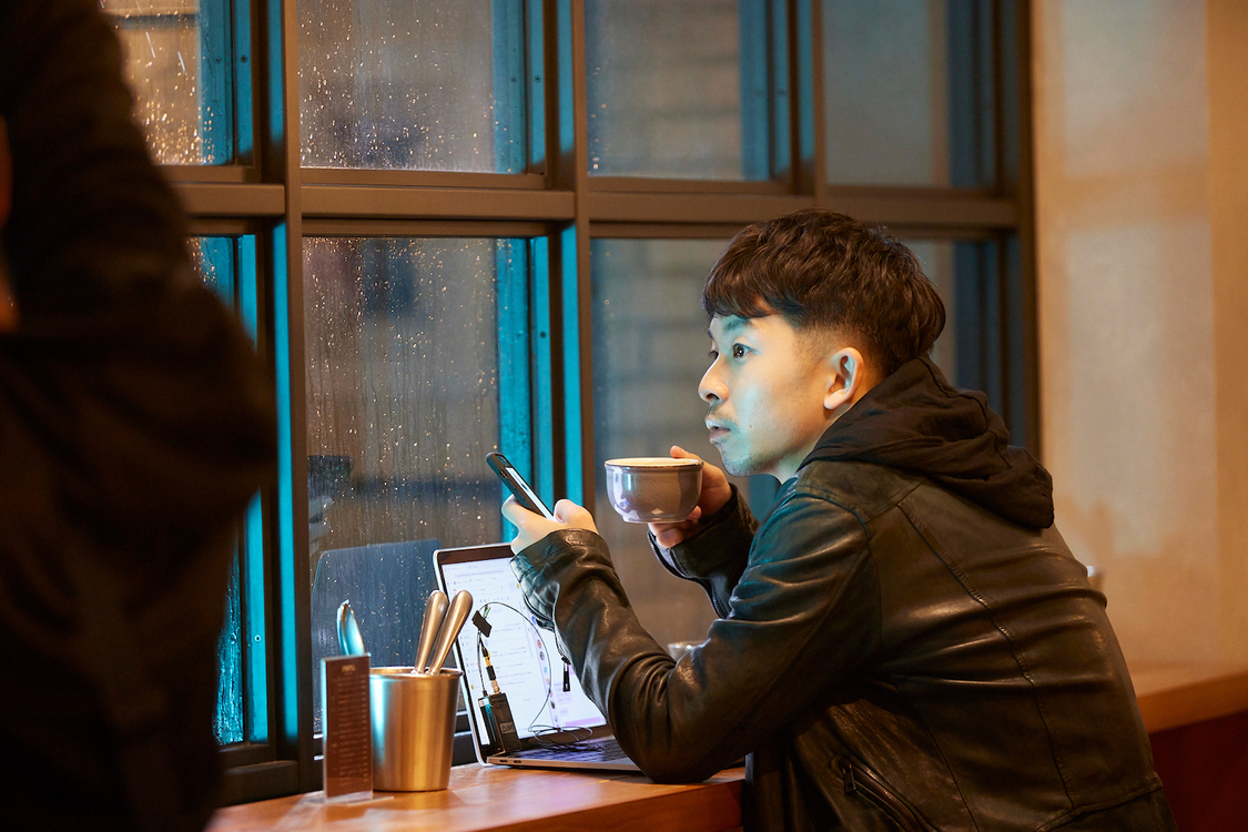 電⼦マンガ『ピッコマ』新TV-CM「アメハナカラス」篇 第1話／第2話より