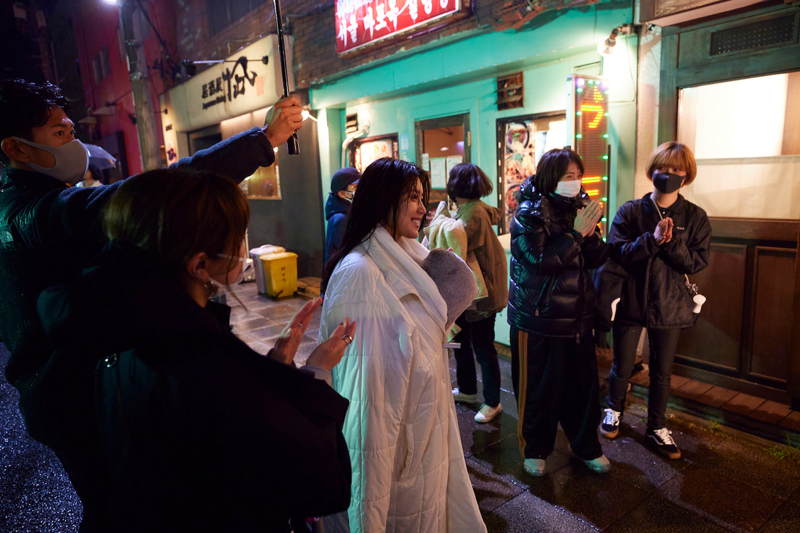 電⼦マンガ『ピッコマ』新TV-CM「アメハナカラス」篇 第1話／第2話より