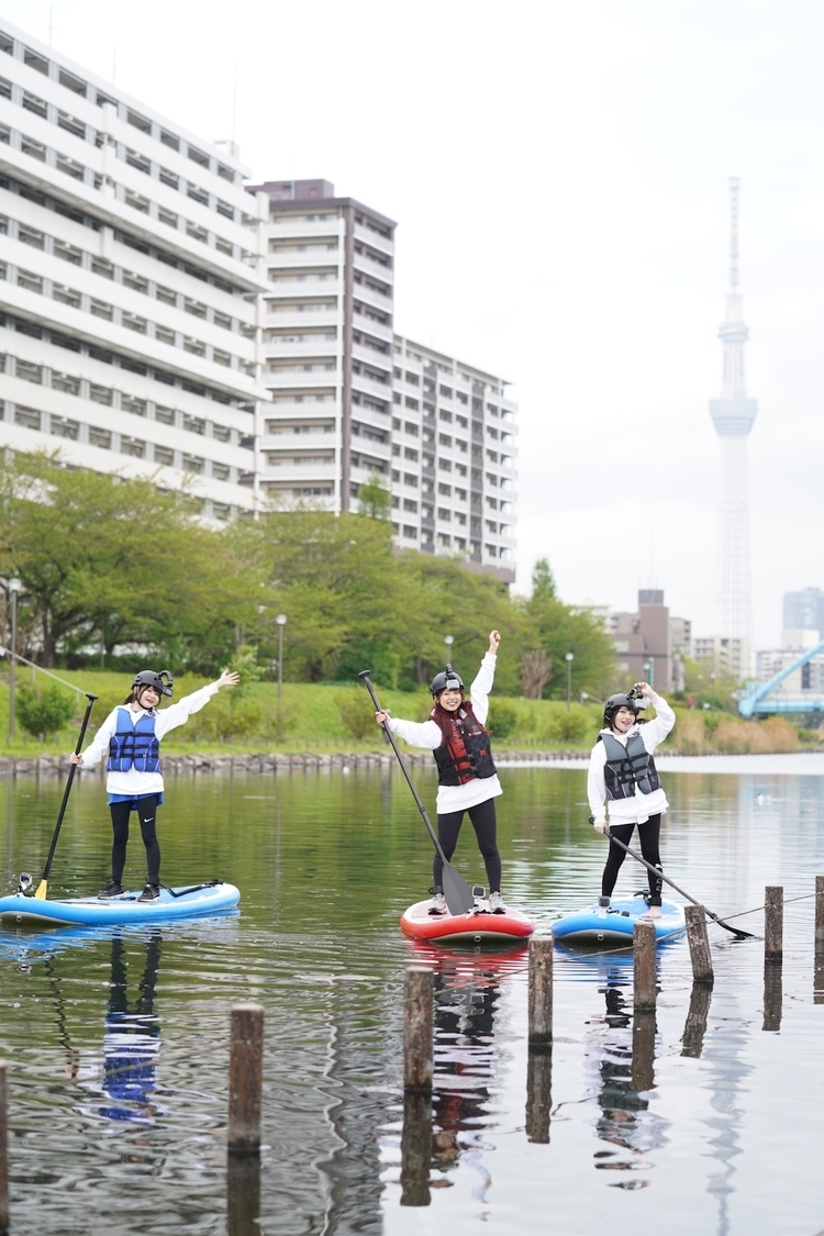 『バズリズム02』より