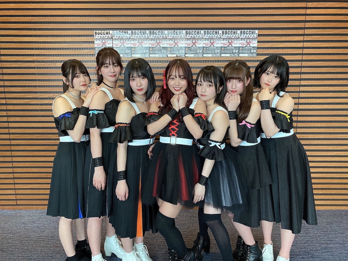 『バズリズム02』より