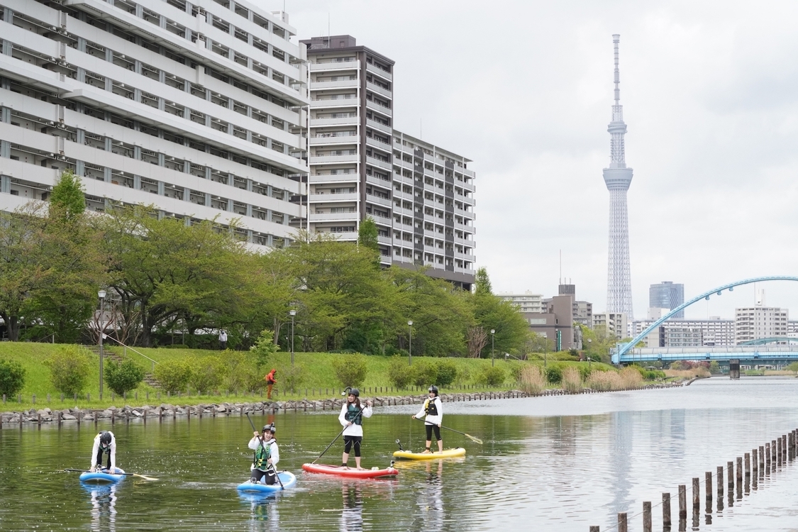 『バズリズム02』より