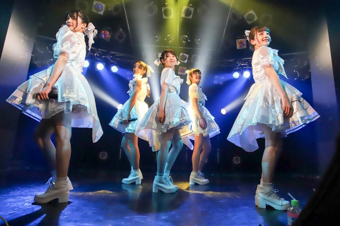 マジカル・パンチライン＜LiVE PARK 2021 ここから始まる私たちの物語～キラハピ～＞（撮影：名和洋助）