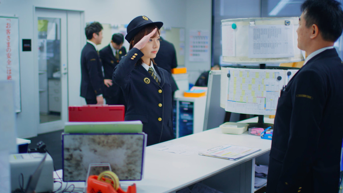 「君とどこかへ行きたい – つばめ選抜」MVより（©Mercury）