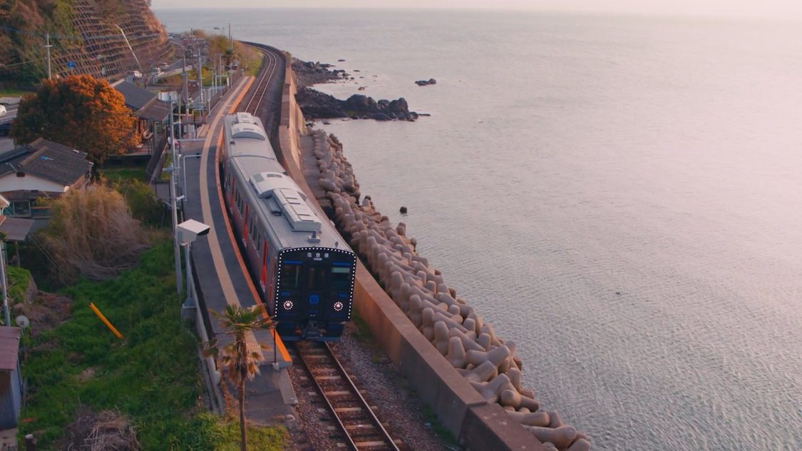 「君とどこかへ行きたい – みずほ選抜」MVより（©Mercury）