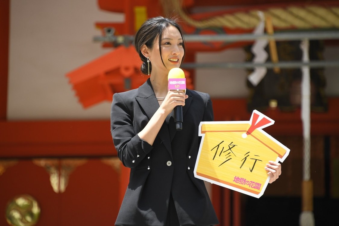 菜々緒＜映画『地獄の花園』大ヒット祈願イベント＞東京・花園神社（2021年5月4日）
