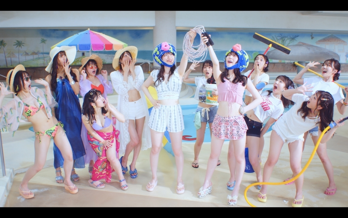 「世界の中心で虹を叫んだサマー」MVより