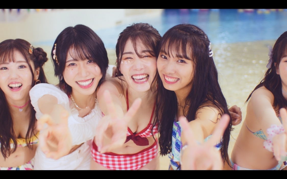 「世界の中心で虹を叫んだサマー」MVより