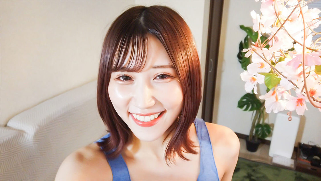 朝比奈りる『【自撮り美女】家トレはじめました！』より