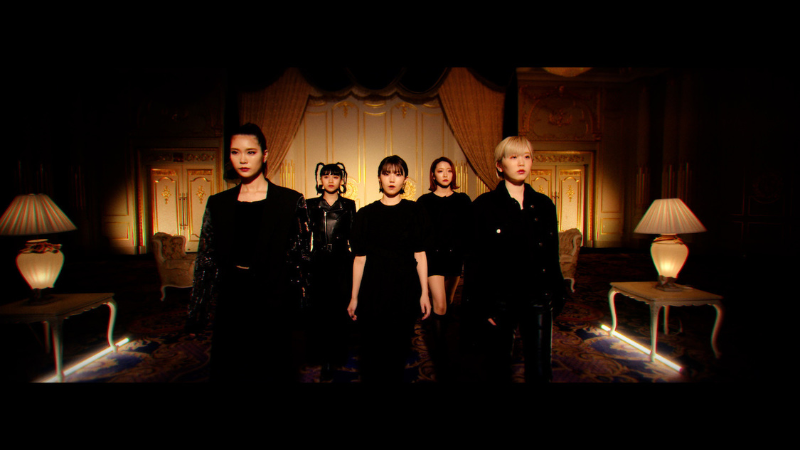 EMPiRE「IZA!!」MVより