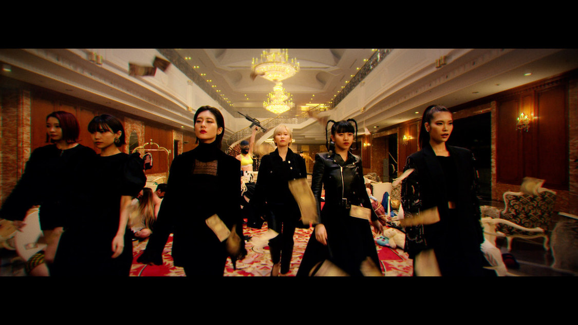 EMPiRE「IZA!!」MVより