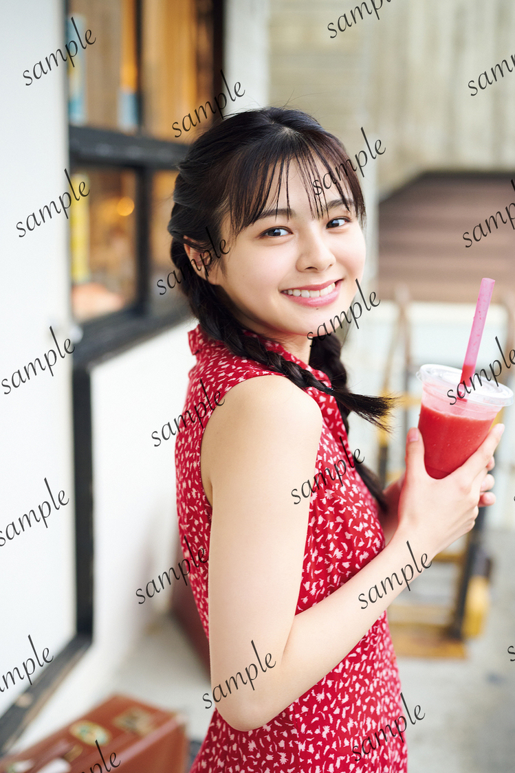 「沖縄デート編」（撮影：酒井貴弘／©KOBUNSHA）