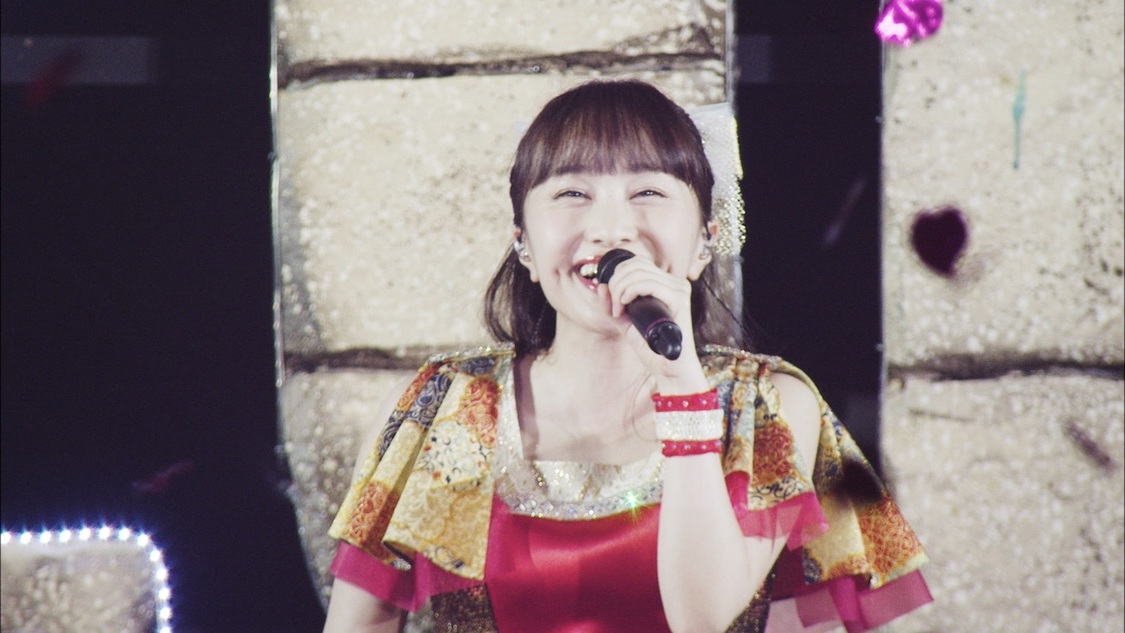 「ニッポン笑顔百景」ライブ映像より