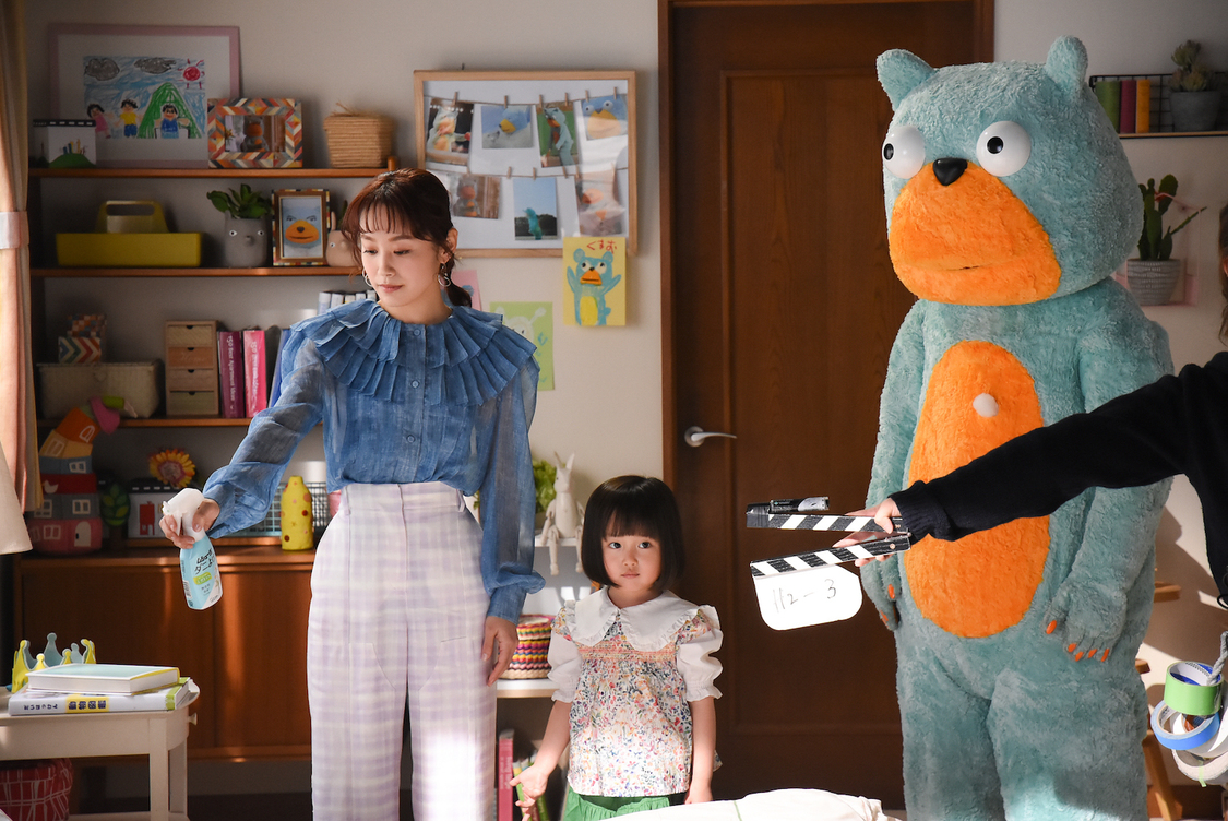 メイキング写真『ムシューダ ダニよけ』新TV-CM第1弾「やさしい熊雄」篇より