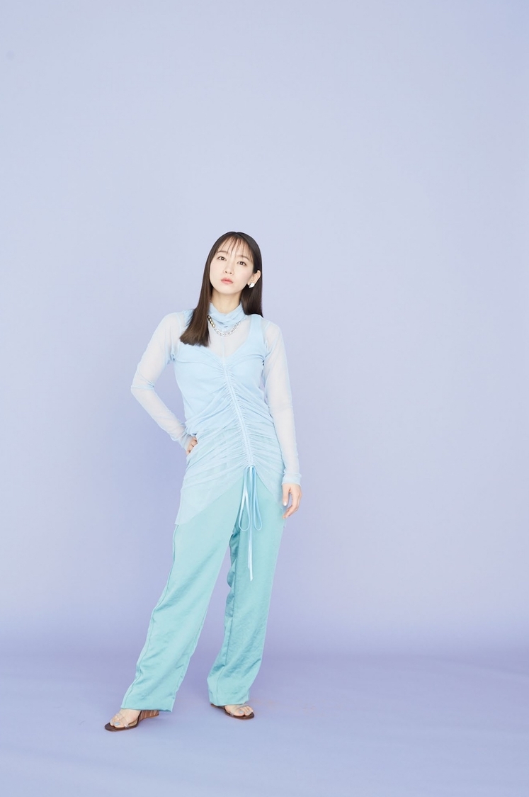 吉岡里帆（『HOT PEPPER』2021年6月号より）