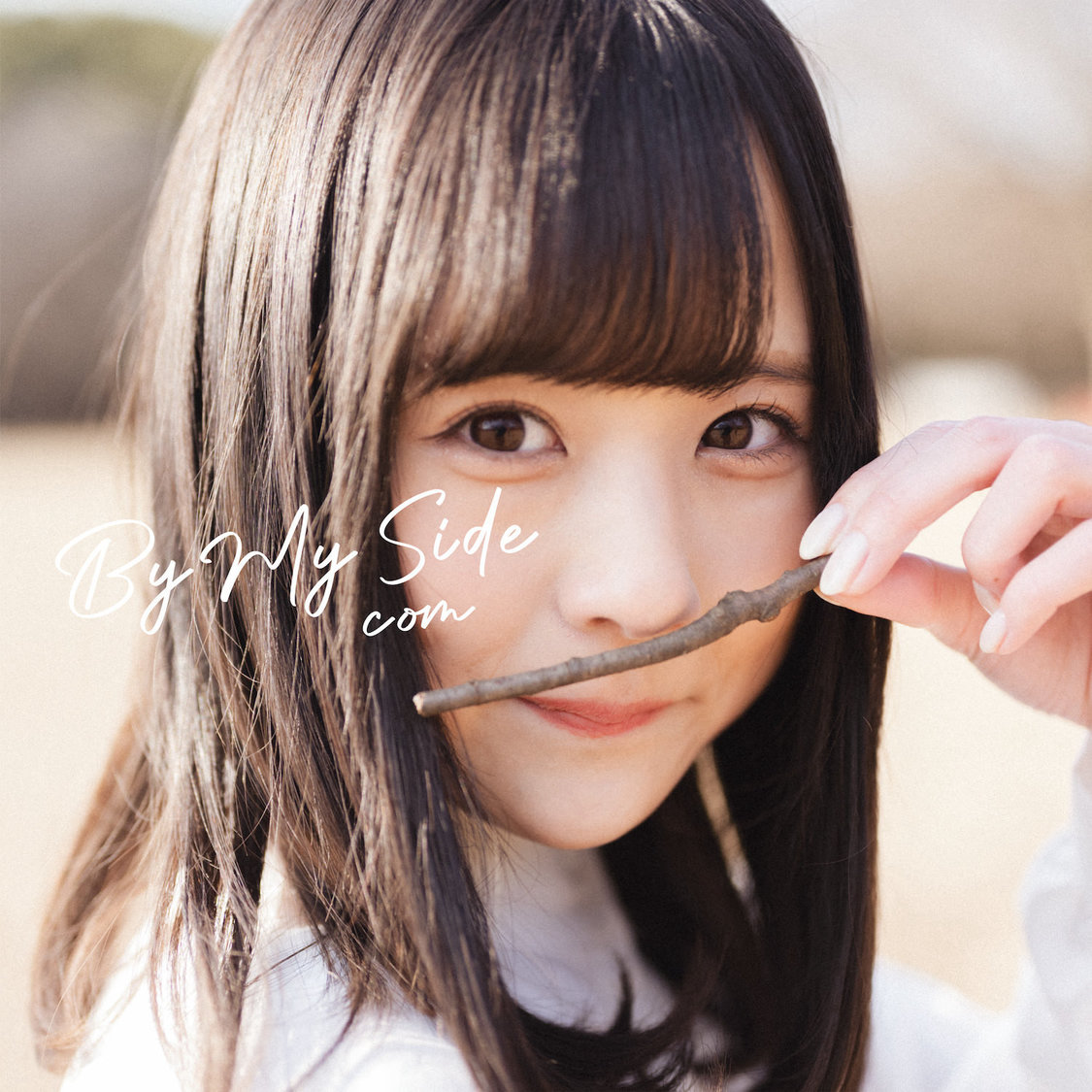 com 1stデジタルシングル「By My Side」