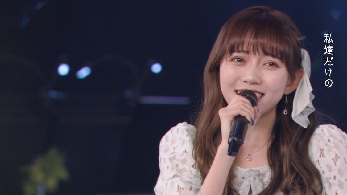 「はじまりの唄」MVより（©Zest, Inc.／KING RECORDS）