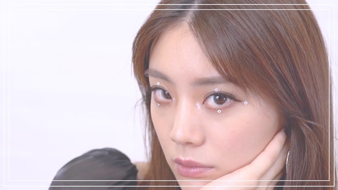 動画「貴島明日香のBLACKPINKジス様風メイク【韓国メイクチャレンジ前編】」より