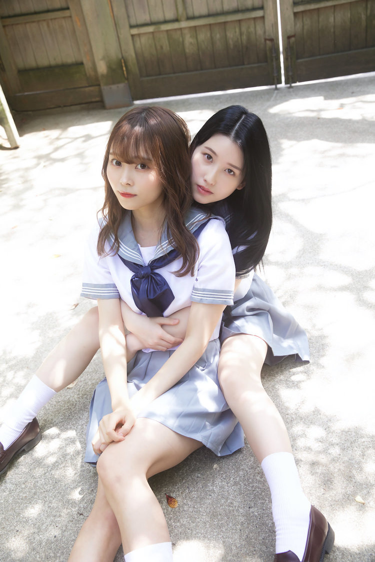 #2i2（撮影：桑島智輝『グラビアザテレビジョンVOL.55』）