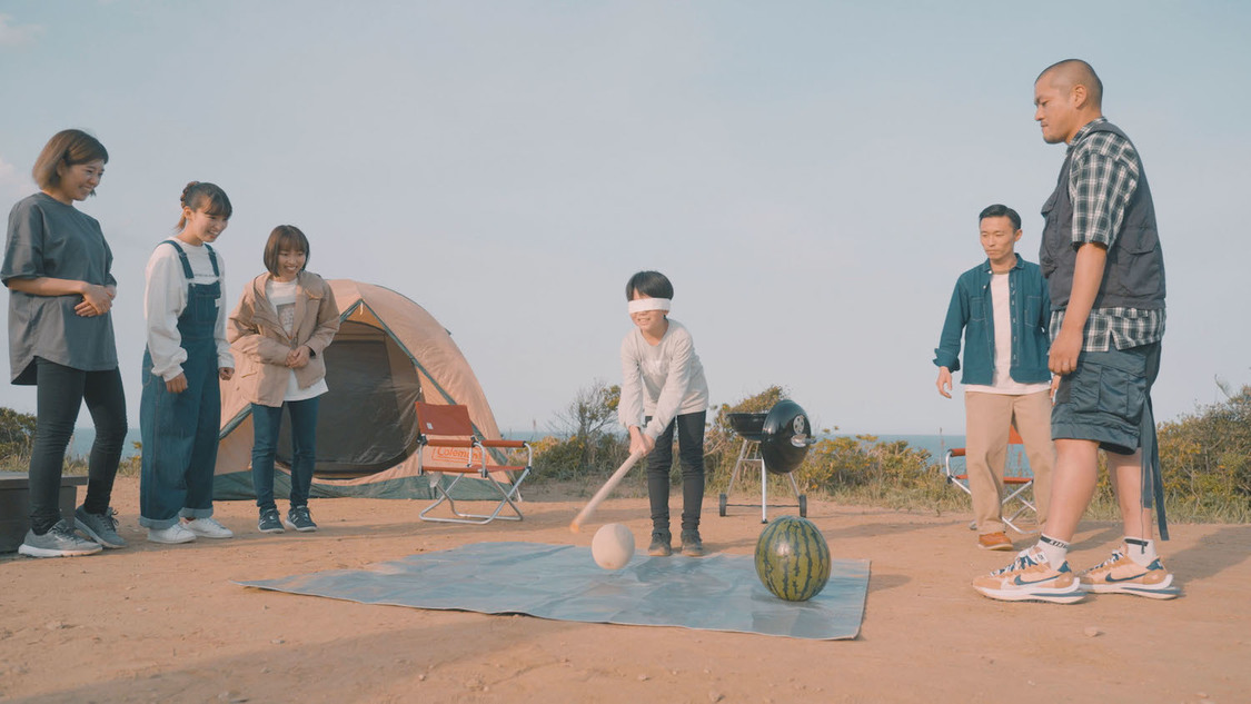 WEB動画「メロンの常識に、カミナリ!!キャンプ ‐CITY OF HOKOTA‐」篇より