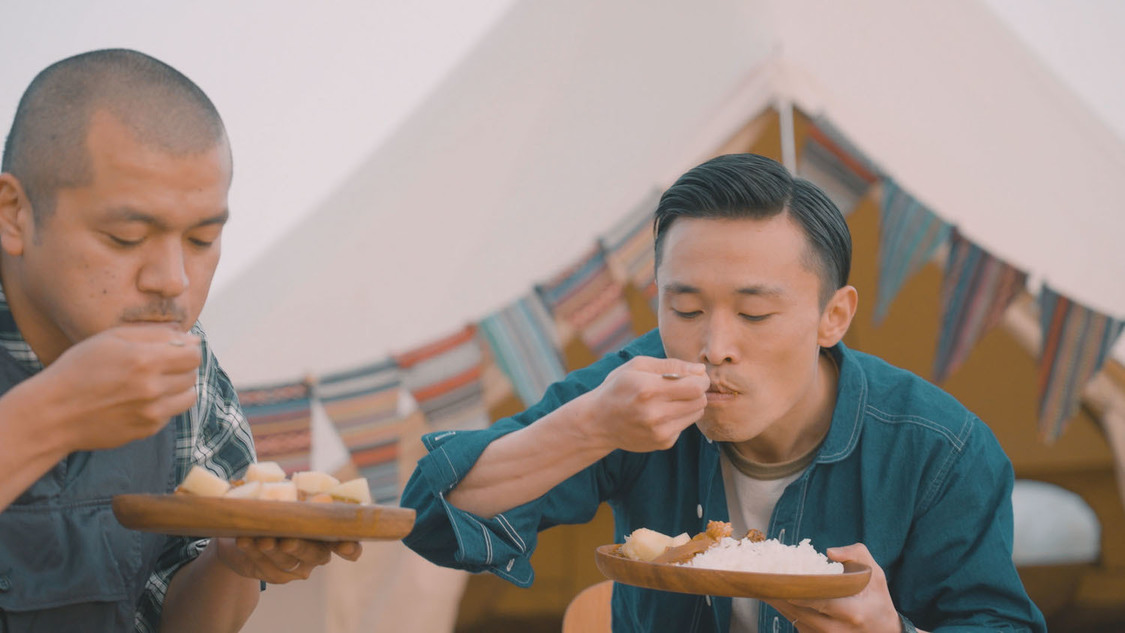 WEB動画「メロンの常識に、カミナリ!!キャンプ ‐CITY OF HOKOTA‐」篇より